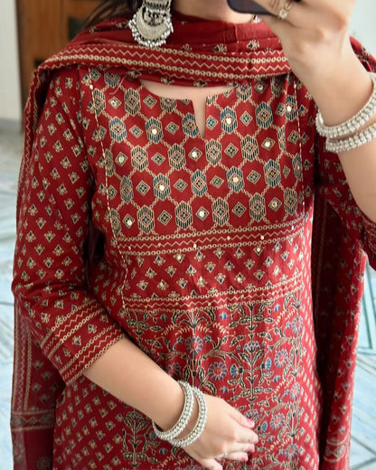Women Ethnic Motifs Printed Regular Kurta With Trousers And With Dupatta Set